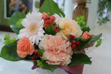 遅れて母の日のプレゼント♬｜「アライ花店」　（山形県山形市の花キューピット加盟店 花屋）のブログ