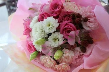ピンク系の花束♬｜「アライ花店」　（山形県山形市の花キューピット加盟店 花屋）のブログ