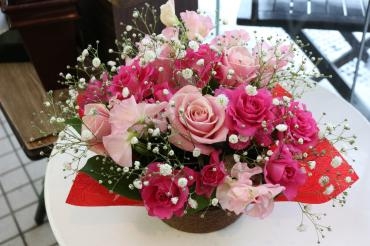 ピンク系のお誕生日アレンジ♬｜「アライ花店」　（山形県山形市の花キューピット加盟店 花屋）のブログ