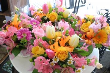 会社様から従業員様へのお誕生日アレンジメント♬｜「アライ花店」　（山形県山形市の花キューピット加盟店 花屋）のブログ